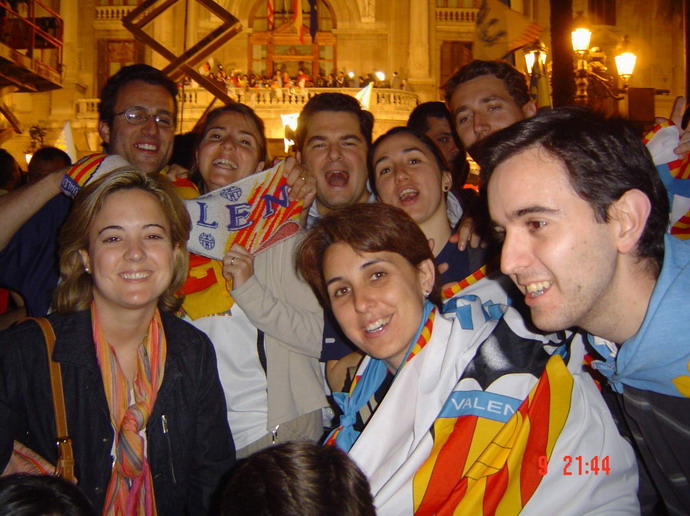 los aficionados del valencia tambien lo celebran desde China.jpg